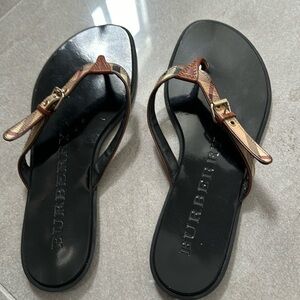 Authentic Burberry leather Sandals !